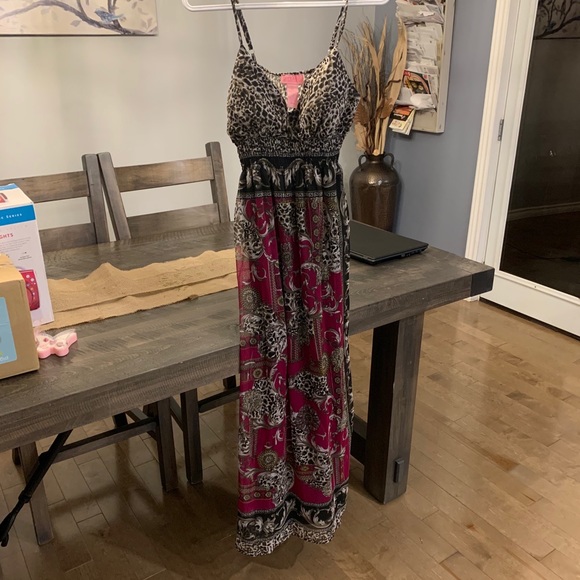 Beautiful Printed Maxi Dress - Picture 9 of 9